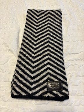Vintage Coach Black & Gray Chevron Wool Scarf with Leather Coach Label